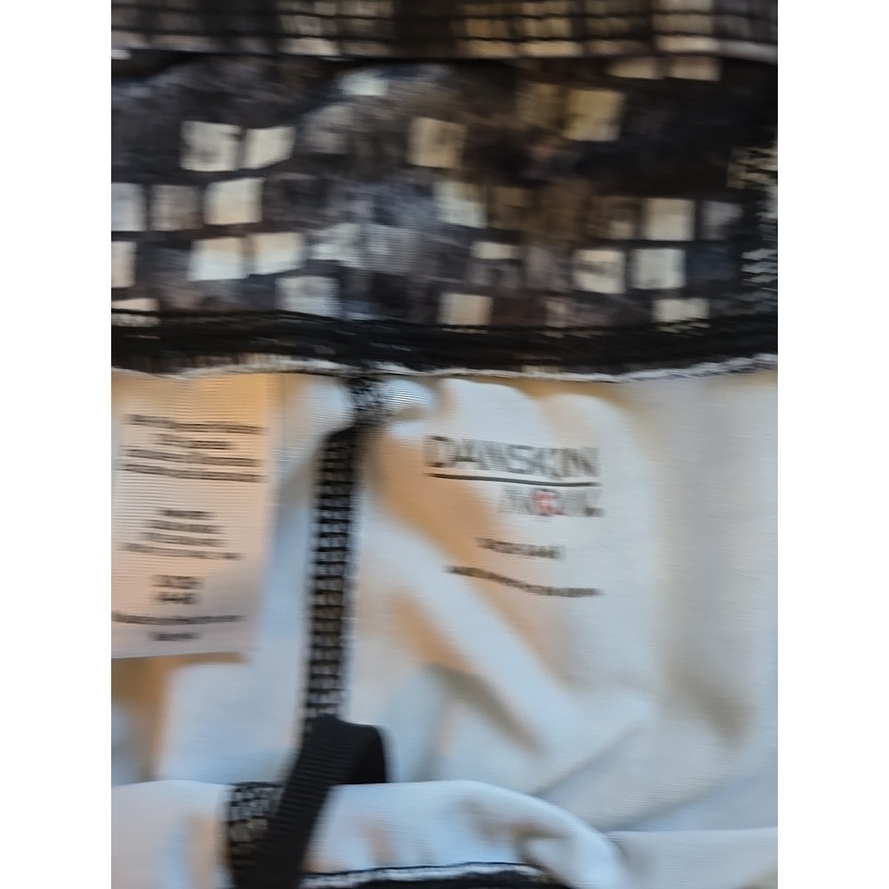 Danskin Now‎  Cropped Leggings Womens Size S Yoga Workout Gym Black White - Picture 2 of 11